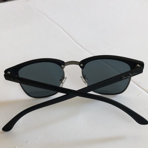 🏵2/$35🏵 Fashion Sunglasses - Picture 8 of 11